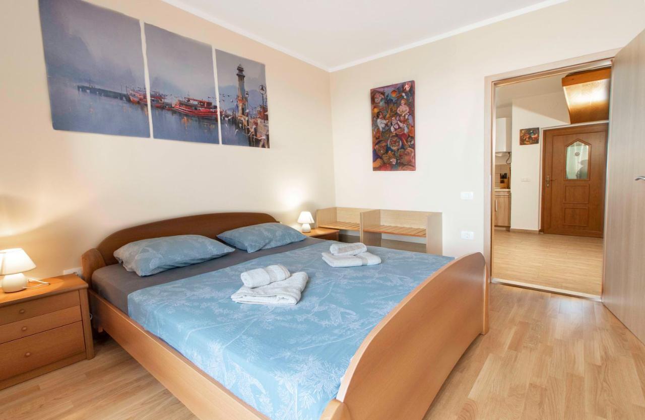 Apartmaji Pri Bosi Nogi Izola Exteriör bild