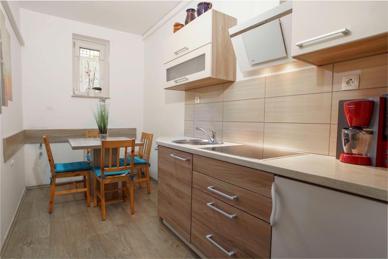 Apartmaji Pri Bosi Nogi Izola Exteriör bild