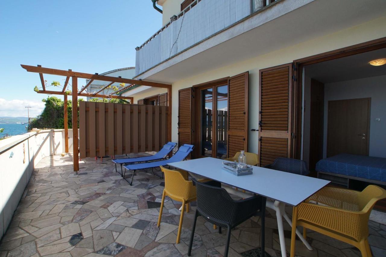 Apartmaji Pri Bosi Nogi Izola Exteriör bild