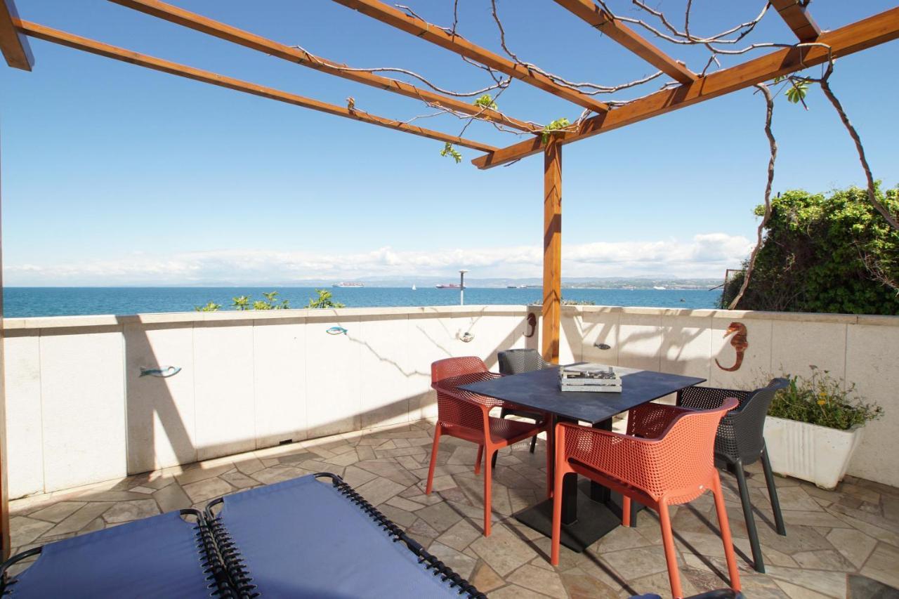 Apartmaji Pri Bosi Nogi Izola Exteriör bild