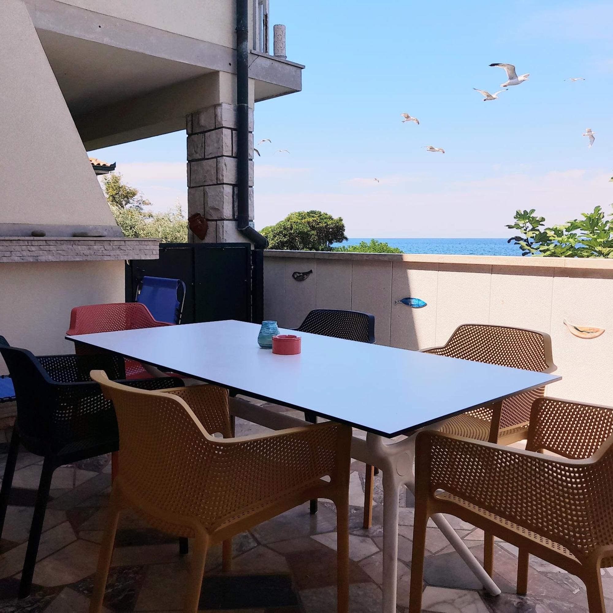 Apartmaji Pri Bosi Nogi Izola Exteriör bild